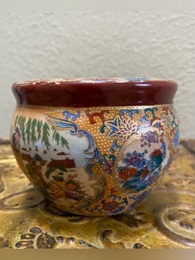 Vtg Chinese Porcelain vase Hand-Painted Floral Porcelain Planter -flowers pot